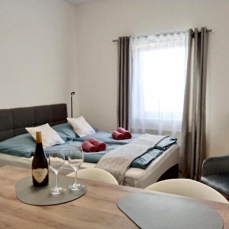 Air-Conditioned, Quiet Apartment - Center Of Sankt Poelten - Smart Tv Bagian luar foto