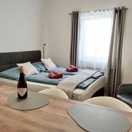 Air-Conditioned, Quiet Apartment - Center Of Sankt Poelten - Smart Tv Bagian luar foto