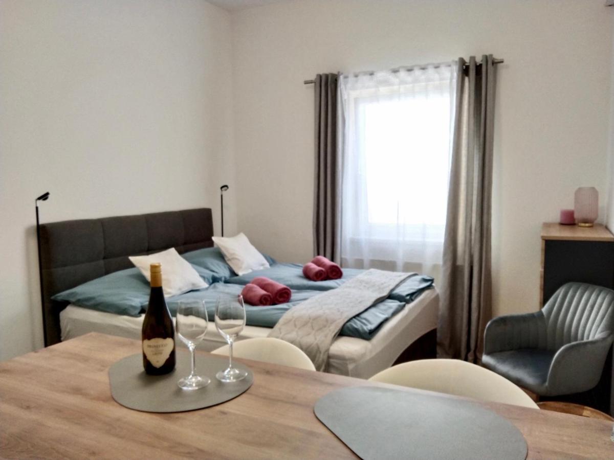 Air-Conditioned, Quiet Apartment - Center Of Sankt Poelten - Smart Tv Bagian luar foto